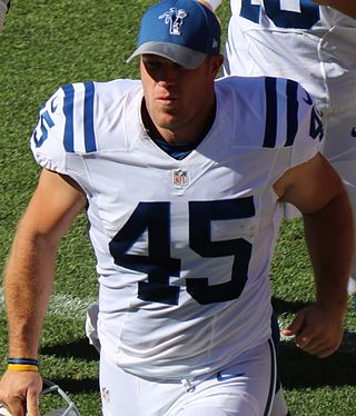 <span class="mw-page-title-main">Matt Overton</span> American football player (born 1985)