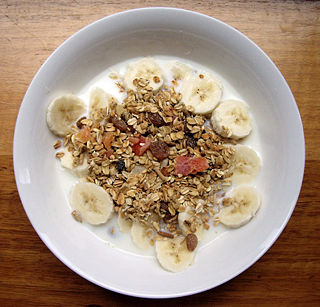 <span class="mw-page-title-main">Muesli</span> Breakfast dish based on raw rolled oats