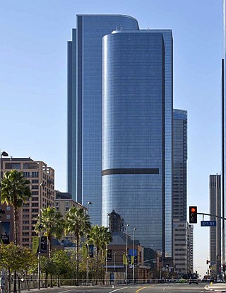 <span class="mw-page-title-main">1 Cal Plaza</span> Skyscraper in Los Angeles, California