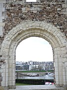 Porte du XIIe siècle de la grande salle.