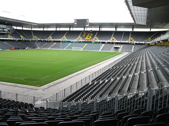 Vue du Stade de Suisse où auront lieu plusieurs matchs du Championnat d'Europe de football 2008. (définition réelle 3 072 × 2 304)