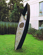 Gran fus, al Jardí de les escultures annex a la Fundació Joan Miró