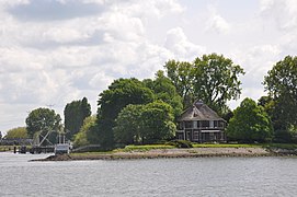 Confluence des eaux du Noord et du Lek à la pointe nord-ouest de Kinderdijk.