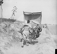 Brouette à voile utilisé pour les longs voyages dans les plaines, photographie datant d'environ 1900 (dynastie Qing)