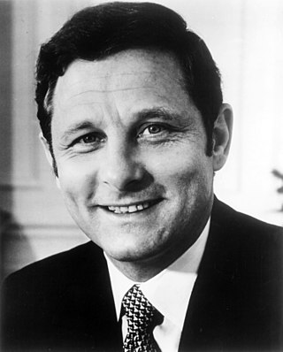 <span class="mw-page-title-main">Birch Bayh</span> American lawyer and politician