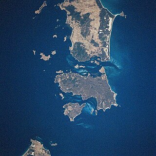 <span class="mw-page-title-main">Clarke Island (Tasmania)</span> Island in Tasmania, Australia