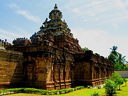 Vaikunta Perumal Temple, (731 CE–796 CE), one of the oldest temple in the city