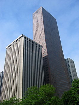 Het Olympia Centre is het hoge gebouw rechts op de foto.