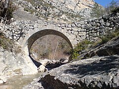 Pont muletier construit au XIXe siècle.