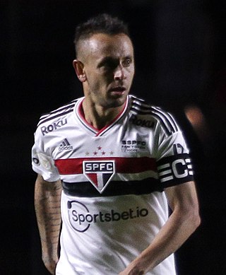 <span class="mw-page-title-main">Rafinha (footballer, born 1985)</span> Brazilian footballer