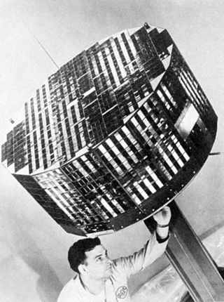 <span class="mw-page-title-main">TIROS-2</span> Former American weather satellite