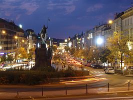 Nachtzicht van het plein, genomen vanaf het Nationaal Museum