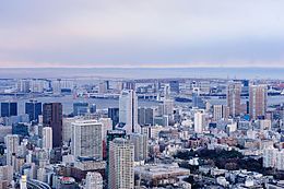 Näkymä Minaton suuralueelle ja Odaibaan Roppongi Hillsin Sky Deck -näköalatasanteelta