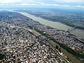 Vista aeriana del Bronx, Harlem River, Harlem, Hudson River, e lo George Washington Bridge.