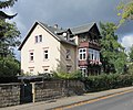 Villa mit Einfriedung