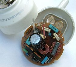 Electronic ballast of a compact fluorescent lamp Elektronstarterp.jpg