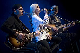 Kellie Pickler, Joshua Henson, RyanOchsner 2008.jpg