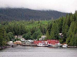 Telegraph Cove von der Johnstone Strait aus