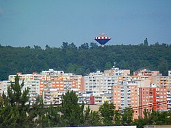 A Dargói Hősök lakótelep. Kilátás a Lokomotiva Košice futballstadion területéről