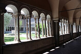 Vue du cloître du Latran.