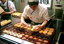 Imagawayaki (gozasoro) being prepared in a store in Sannomiya, Kobe, Japan Gozasoro.JPG