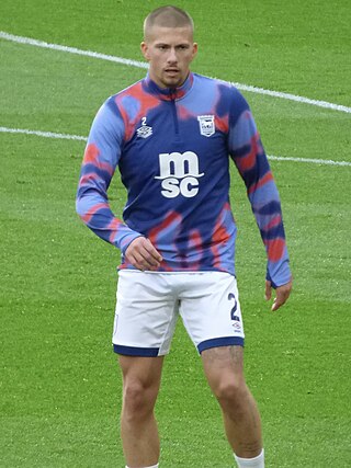 <span class="mw-page-title-main">Harry Clarke (footballer, born 2001)</span> English footballer