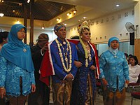 Panggih ceremony, meeting between bride and groom on their wedding day