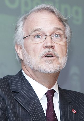 <span class="mw-page-title-main">Craig Calhoun</span> American sociologist (born 1952)