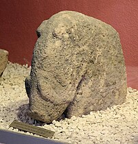 Boar statuette without legs