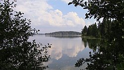 Kymijärvi Rekolanpohjan rannalta kuvattuna.