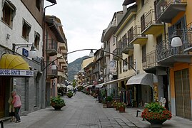 La rue Émile-Chanoux (rue piétonne).