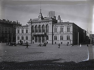 Raatihuone 1900-luvun alussa.