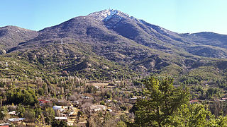 Vista del cerro desde el poblado de Caleu.