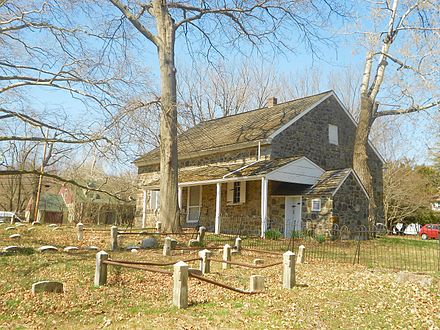 "בית הפגישות צ'יצסטר של הידידים" (Chichester Friends Meetinghouse). הכנסייה של הקווייקרים בצ'יציסטר בפנסילבניה. נבנה בשנים 1688 ו-1769, נוסף למרשם ב-1973.