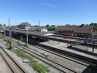 <span class="mw-page-title-main">Hellerup railway station</span> Railway station in Copenhagen, Denmark