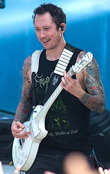 Heafy at Hellfest 2019 playing his Les Paul “Snøfall” Custom guitar