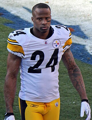 <span class="mw-page-title-main">Ike Taylor</span> American football player (born 1980)