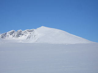 <span class="mw-page-title-main">Snøhetta</span> Mountain in Dovre, Norway