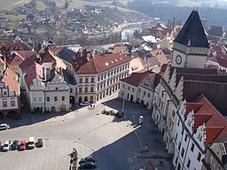 Žižka-torget i Tábor sett från kyrktornet.