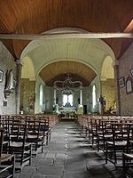 L'intérieur de l'église Saint-Léonard d'Épiniac.