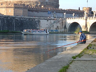 Shipping and Fishing in the tiber