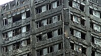 Grenfell Tower, oberste Stockwerke (16. Juni 2017)