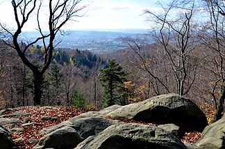 Sanok, von Adlerfels aus gesehen und die Bukowicahügel im Hintergrund (2013)