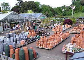 <span class="mw-page-title-main">Garden centre</span> Retailer