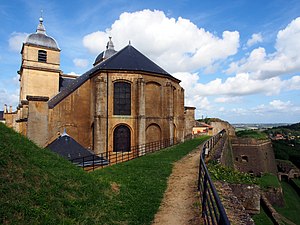 蒙梅迪城堡（法語：Citadelle de Montmédy）