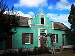 It is a single storey building of U form with a corrugated iron saddle roof and central gable on the This impressive Cape Dutch style house was built in the middle of the 19th century. A board carrying Type of site: Commercial Current use: Commercial – Restaurant. . De Oude Dak is one of only three known Cape Dutch style buildings in the Northern Cape and is the ol