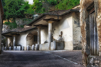 Public fountain and wash house of Cabbio Photograph: Cristian Bianchi Licensing: CC-BY-SA-3.0