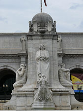 The front of the fountain.