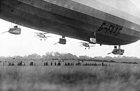 R33 with Gloster Grebe fighters in 1926.