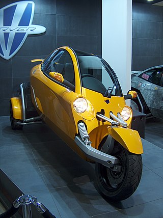 <span class="mw-page-title-main">Tilting three-wheeler</span> Tilting three-wheeled vehicle